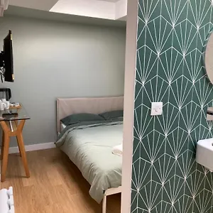 Ensuite Guest Unit With Ac And Free On-street Parking Brighton