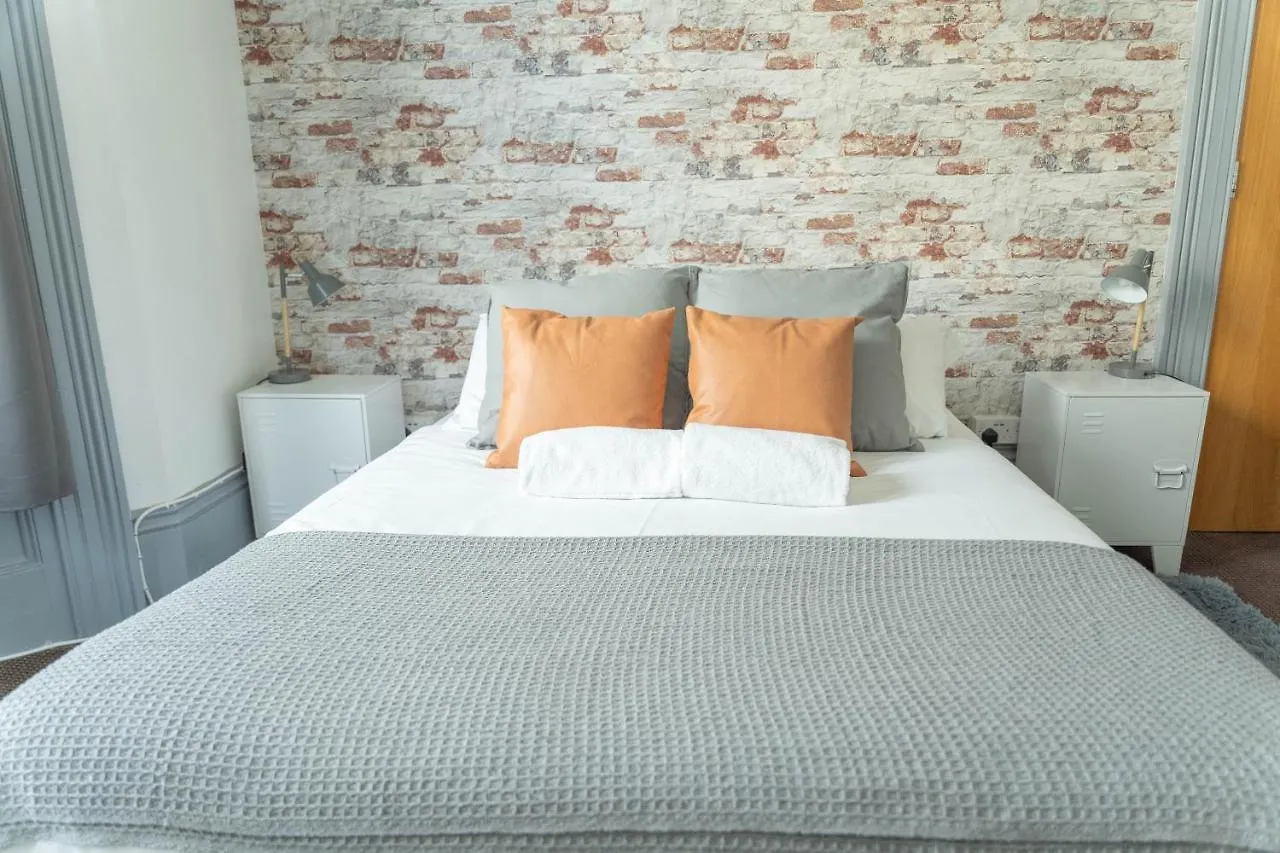 Upper Rock Rooms Brighton Hotel